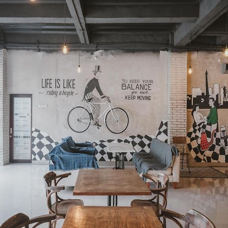 Reddoorz Near Plaza Atrium Senen Hotel Jakarta Ngoại thất bức ảnh