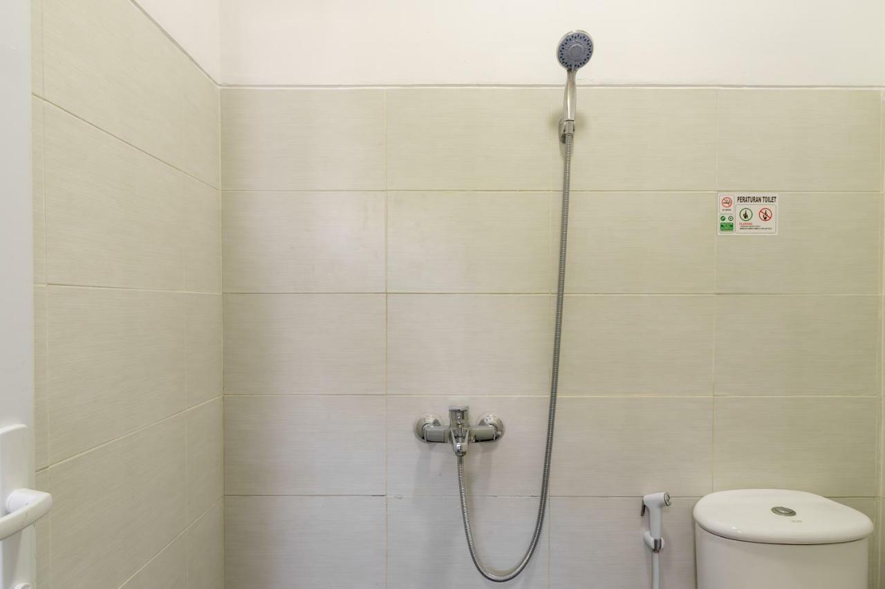 Reddoorz Near Plaza Atrium Senen Hotel Jakarta Ngoại thất bức ảnh