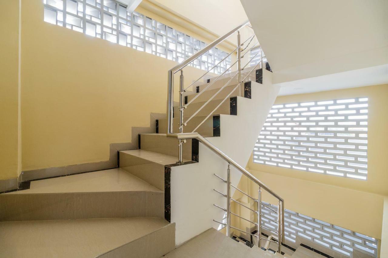Reddoorz Near Plaza Atrium Senen Hotel Jakarta Ngoại thất bức ảnh